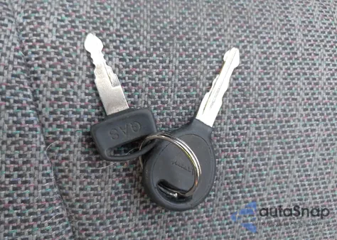 2001 Jeep Cherokee Sport из США, поврежденный, VIN 1J4FF48S01L571228